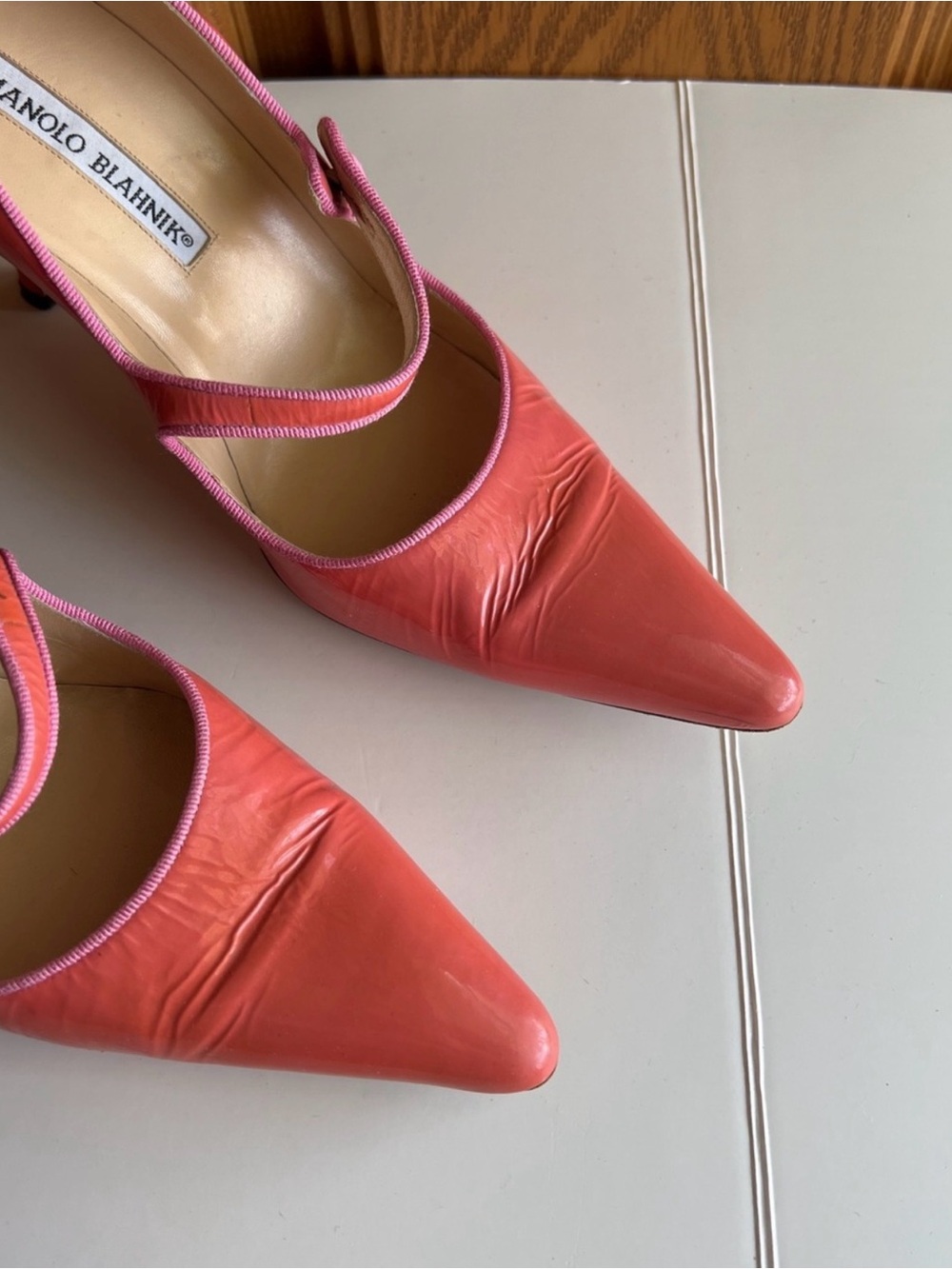 Manolo Blahnik Bubblegum Pink Patent Leather
Mary Jane Pumps EU 38.5 - Picture 2 of 9